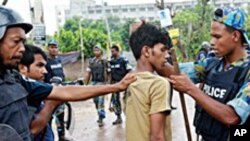 ဘင်္ဂလားဒေ့ရှ် အထည်ချုပ် အလုပ်သမားတွေ လုပ်ခတိုးရေး ဆန္ဒပြ