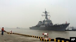 Tàu khu trục USS Stethem cập cảng Thượng Hải ở Trung Quốc, ngày 16/11/2015.