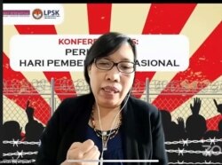Komisioner Komnas Perempuan, Theresua Iswarini, dalam konferensi pers peringatan Hari Pembela HAM Nasional, Selasa 7 September 2021. (Anugrah Andriansyah).