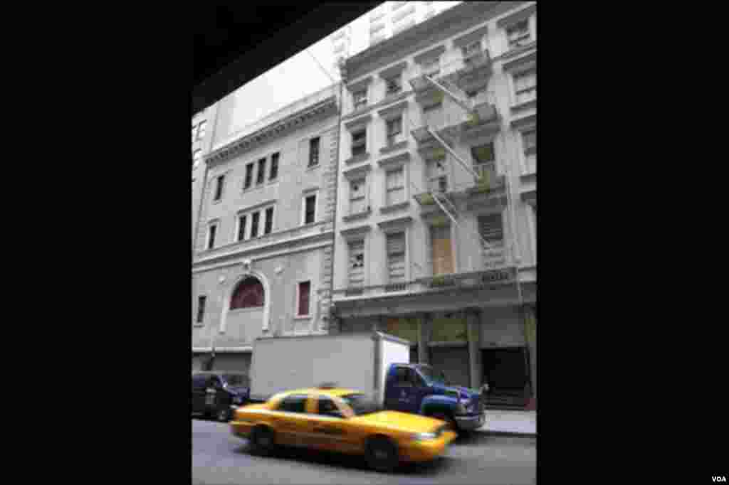 Lokacija na kojoj je planirana iygradnja kontroverzne džamije u New Yorku. Snimljeno u ponedjeljak 16. avgusta.