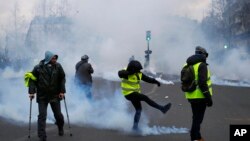 عکس آرشیوی از اعتراضات هفته دوازدهم جلیقه زردها در پاریس