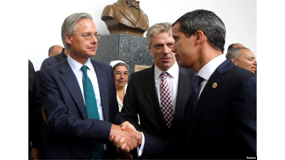 El presidente interino de Venezuela, Juan Guaidó, se reunió el martes 19 de febrero de 2019 con diplompaticos europeos basados en Venezuela.