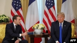  ျပင္သစ္သမၼတ Emmanuel Macron နဲ႔ အေမရိကန္သမၼတ Donald Trump 