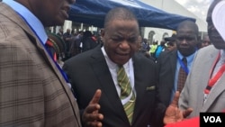 UGeneral Constantino Chiwenga labanye abasemhlanganweni weZanu PF Extra Ordinary Congress osanda kuphela.