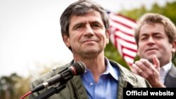 退役海军将领塞斯塔克（Joe Sestak ）宣布启动自己的竞选网站。