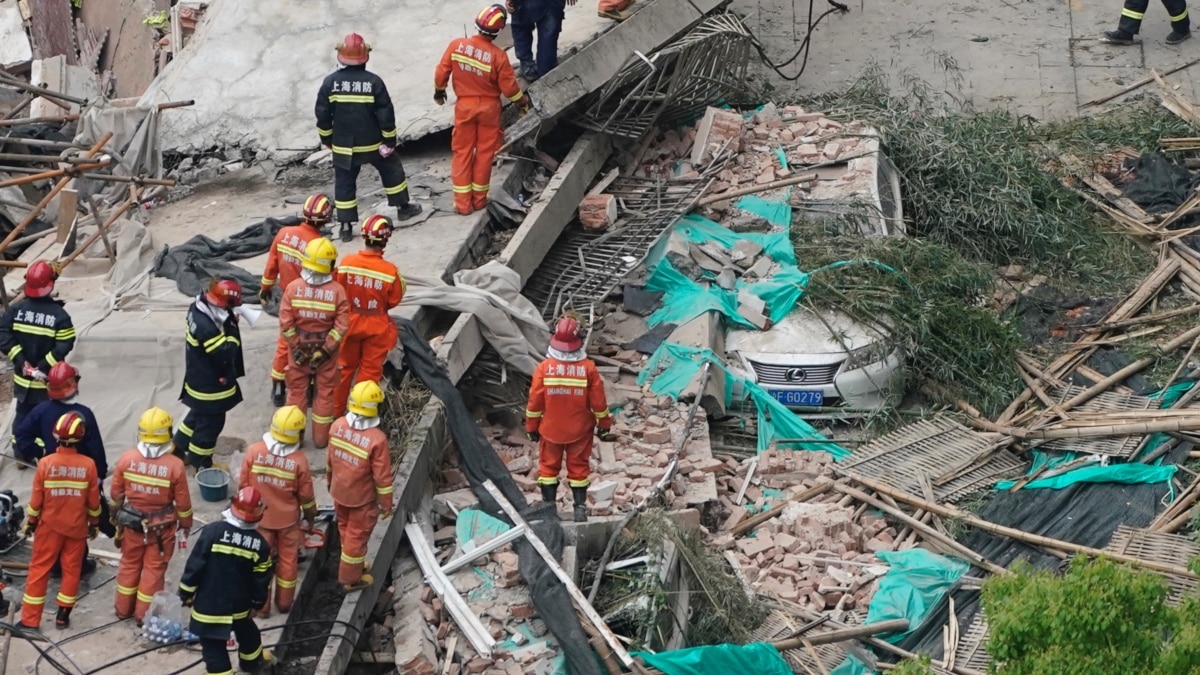 Shanghai Building Collapses, Killing at Least 5 People