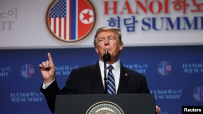 Tổng thống Hoa Kỳ Donald Trump tại cuộc họp báo sau hội nghị thượng đỉnh với lãnh đạo Triều Tiên Kim Jong Un ở Hà Nội vào ngày 28/2/2019.