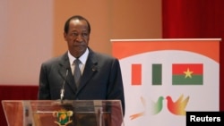 Blaise Compaoré a quitté le pouvoir vendredi et la Côte d'Ivoire voisine a confirme l'avoir accueilli, lui et sa famille. (Photo d'archives).