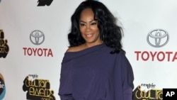 FILE - Singer Jody Watley arrives at the Soul Train Awards in Las Vegas, Nov. 8, 2012.