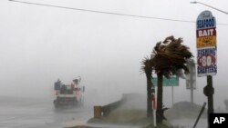 L’ouragan Florence lors de sa descente sur la ville de Swansboro en Caroline du Nord, jeudi 13 septembre 2018