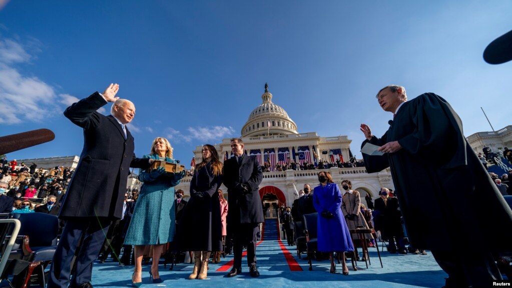 拜登2021年1月20日宣誓就任美国第46任总统（路透社转发媒体联访照片）(photo:VOA)