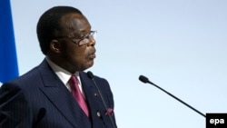 Le président congolais Denis Sassou Nguesso prononce un discours à Paris, France, 30 novembre 2015. epa/ ETIENNE LAURENT