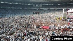 Capres Prabowo Subianto berorasi di depan 1 juta lebih massa pendukungnya di Stadion GBK, Senayan, Jakarta, Minggu pagi (7/4) (Prabowo-Sandi Media Center)