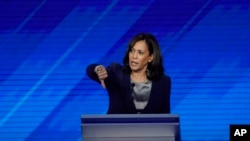 Senatorka iz Californije Kamala Harris, na trećoj demokratskoj debati, podsjeća na trenutak kada je pokojni senator John McCain glasao protiv ukidanja Zakona o pristupačnoj zdravstvenoj zaštiti - Obamacarea