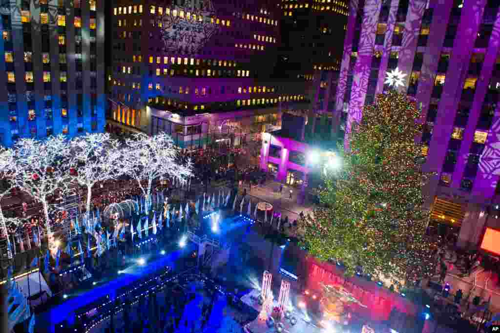 Cérémonie d&#39;illumination du sapin de Noël au Rockfeller Center de New York, 3 décembre 2014, New-York.