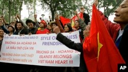 Biểu tình trước cửa đại sứ quán Trung Quốc tại Hà Nội (Ảnh tư liệu).