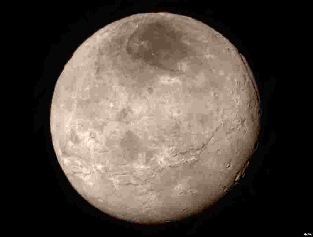 Plüton&#39;un uydusu Charon