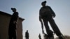 Nổ bom giết chết cảnh sát bảo vệ nhân viên chủng ngừa ở Pakistan