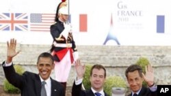 Les présidents Barack Obama, Dmitry Medvedev (au centre) et Nicolas Sarkozy à Deauville