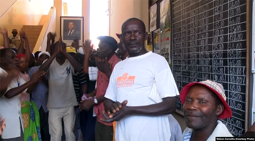  Trabalhadores da extinta empresa avícola em Nampula manifestaram-se, exigindo indemnizações. Moçambique, Nov 14, 2016