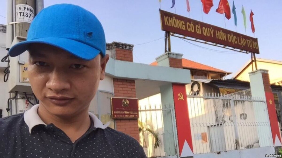 On The Run, Vietnam's 'Most Wanted' Green Blogger Tells VOA He's Safe