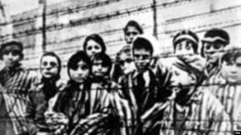 Bota kujton Holokaustin ndërsa antisemitizmi rritet gjatë pandemisë