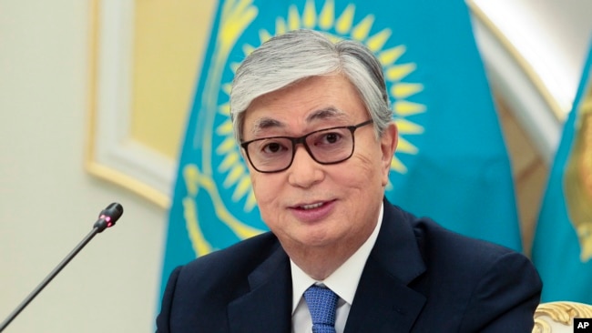 哈萨克斯坦总统托卡耶夫在总统府对媒体讲话。（2019年6月10日）