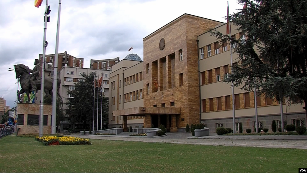 Shkup, parlamenti miraton vendimin për të zgjatur situatën e krizës energjetike në vend