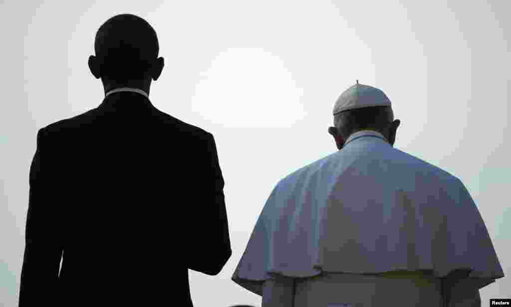 Madaxweyne Obama iyo Pope Francis.