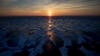 资料照：加拿大的北极海域地区午夜的太阳。