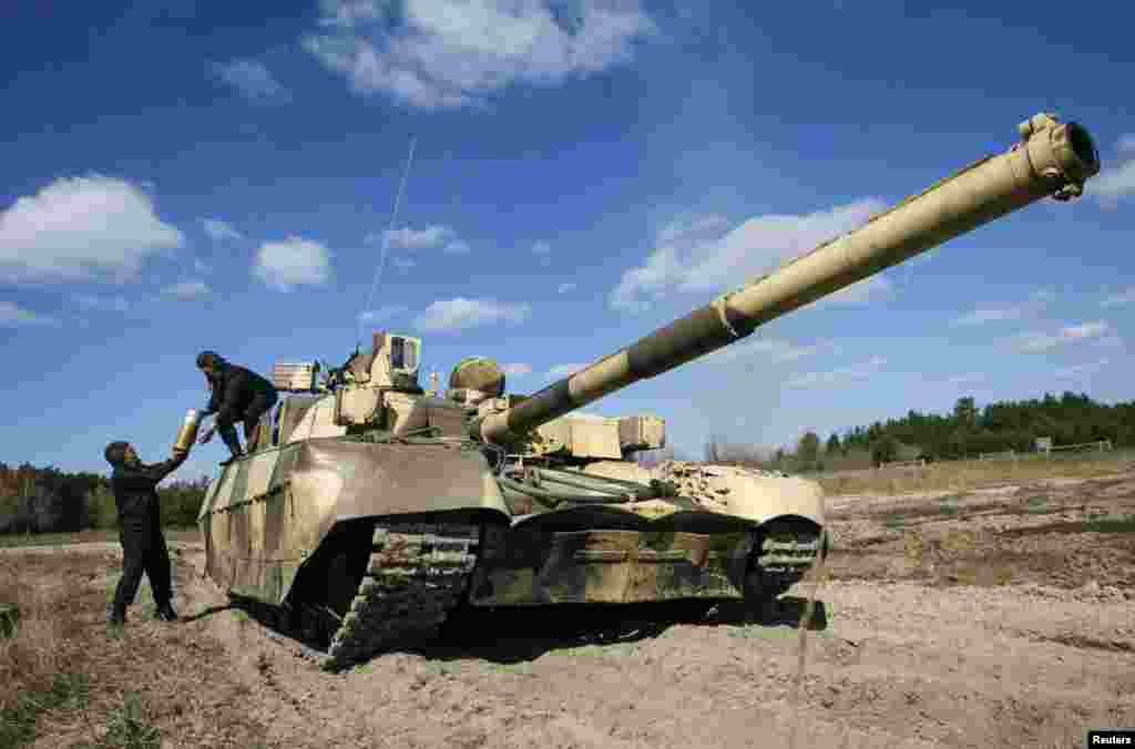 Украинский танк на выставке в Черниговской области