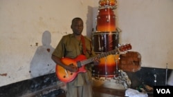 Thomas Binamo is the leader of the Zomba Reform Band. (Credit: L. Masina/VOA)