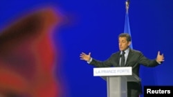 Nicolas Sarkozy, lors d'un meeting à Arras (nord de la France), le 18 avril 2012 