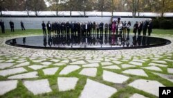 Spomenik Romima - žrtvama nacista - otkriven je u Berlinu 24. oktobra 2012.