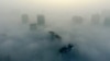 China’s Smog Cancels Hundreds of Flights, Closes Highways