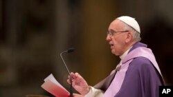 Le pape François au Vatican, le 4 mars 2016. (AP Photo/Alessandra Tarantino)