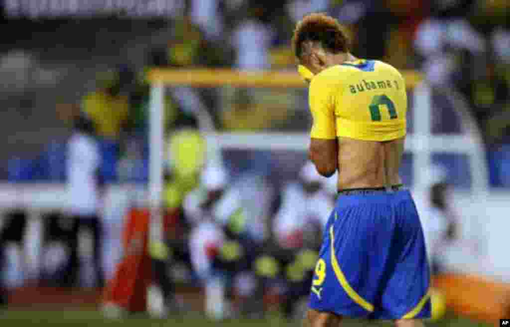 Gabon's Pierre Aubameyang reacts after missing his kick in the penalty shootout during their African Cup of Nations quarter-final soccer match against Mali at the Stade De L'Amitie Stadium in Gabon's capital Libreville, February 5, 2012.