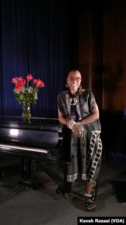 Dee Dee Bridgewater