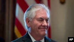Menteri Luar Negeri AS Rex Tillerson menolak pemotongan anggaran 37 persen, mengatakan bahwa pemotongan sebaiknya dilakukan bertahap.