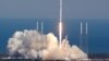 Американская ракета Falcon-9 впервые совершила посадку на морскую платформу 