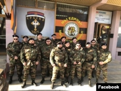 Članovi Udruženja Srbska čast u uniformama. Fotografija preuzeta sa FB stranice Srbska čast.