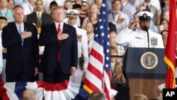 El presidente Trump presenció la entrega oficial e incorporación a la Armada de Estados Unidos del USS Gerald R. Ford, un portaviones de 12.900 millones de dólares.