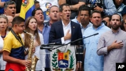 委内瑞拉反对派领导人瓜伊多呼吁委内瑞拉民众星期一上街游行