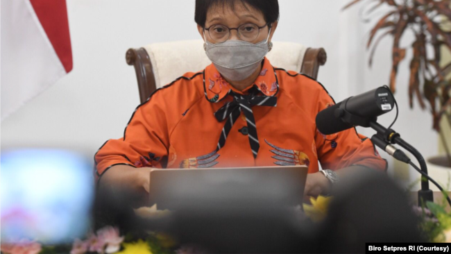 Menlu Retno LP Marsudi memberikan keterangan kepada media. (Foto dok: Biro Setpres)