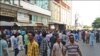 کراچی: ’اے آر وائی‘ نیوز کے دفتر پر مشتعل مظاہرین کا دھاوا