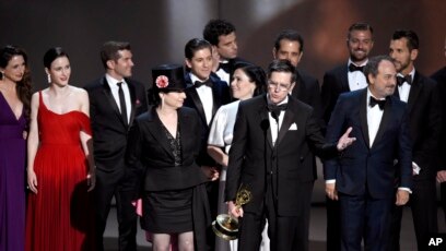 Emmy Awards 2019: 'Game Of Thrones' Cast Gets A Standing Ovation! Watch  Video!