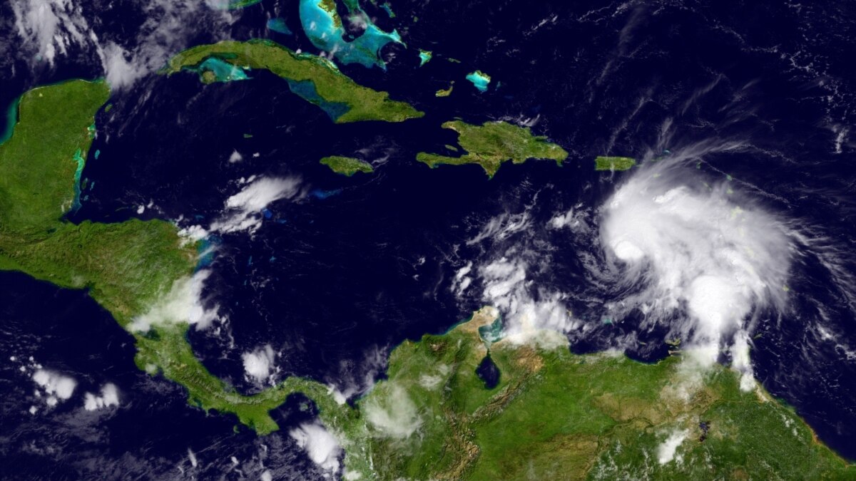 Matthew Reaches Hurricane Force, One Dead in St. Vincent