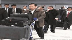 뉴욕에 도착하는 북한 경제관료 대표단
