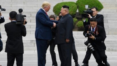 Ông Trump và ông Kim tại cuộc gặp hôm 30/6.