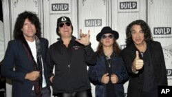 Archivo - El grupo rock Kiss, de izquierda, Tommy Thayer, Gene Simmons, Eric Singer y Paul Stanley. Oct. 29, 2018, en New York. 